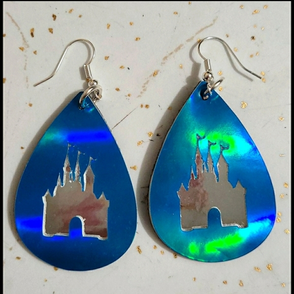 Holographic Castle earrings - Picture 5 of 7